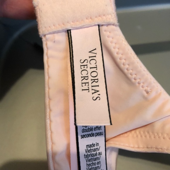 Victoria secrete wireless T-shirt bra - Picture 6 of 6